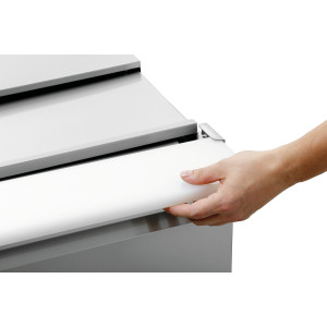 Saladėtė su 3 durimis profesionaliems poreikiams.